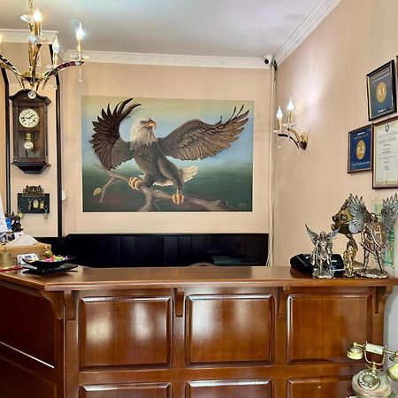 La Favorita Guesthouse Boutique Craiova Exterior photo